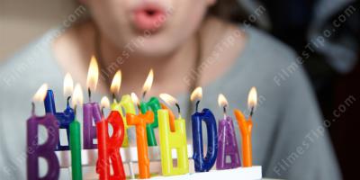 filmes sobre soprando velas em um bolo de aniversário